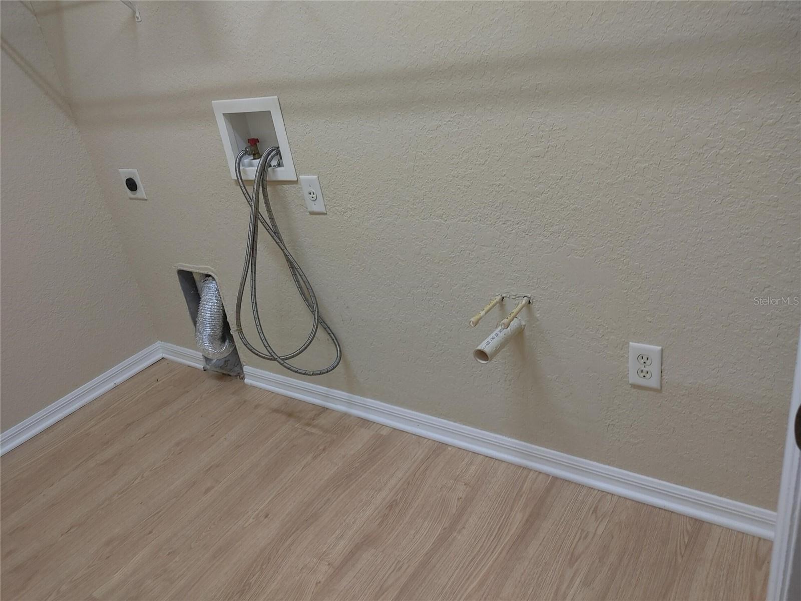 OXFORD MANOR - Residential