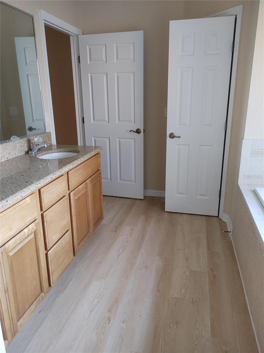 OXFORD MANOR - Residential