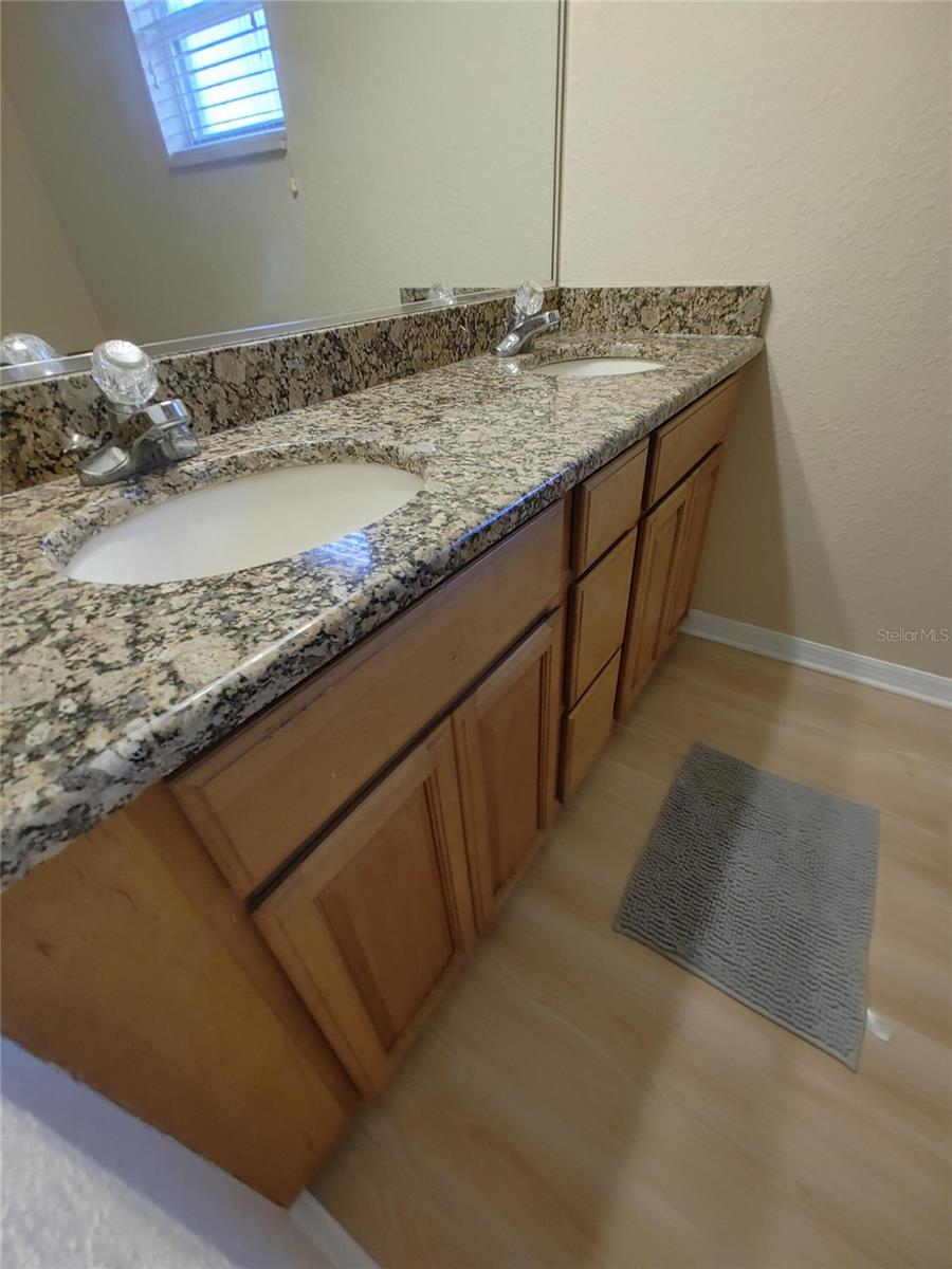 OXFORD MANOR - Residential