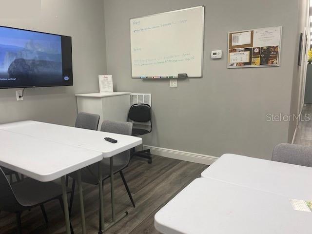 UNION PARK SHOPPING CENTER - Commercial Lease