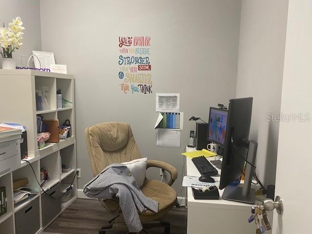 UNION PARK SHOPPING CENTER - Commercial Lease