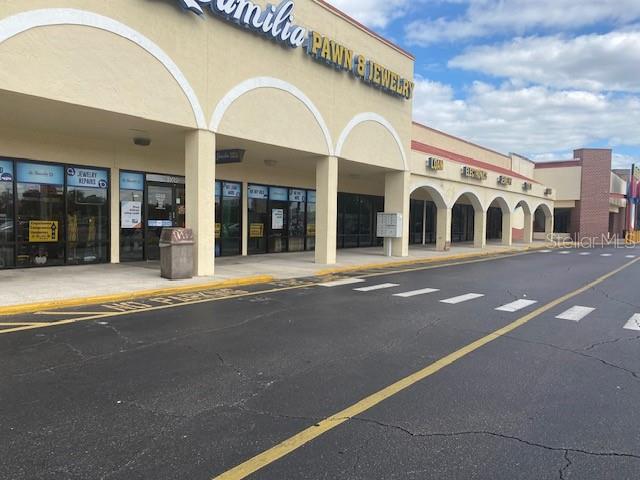 UNION PARK SHOPPING CENTER - Commercial Lease