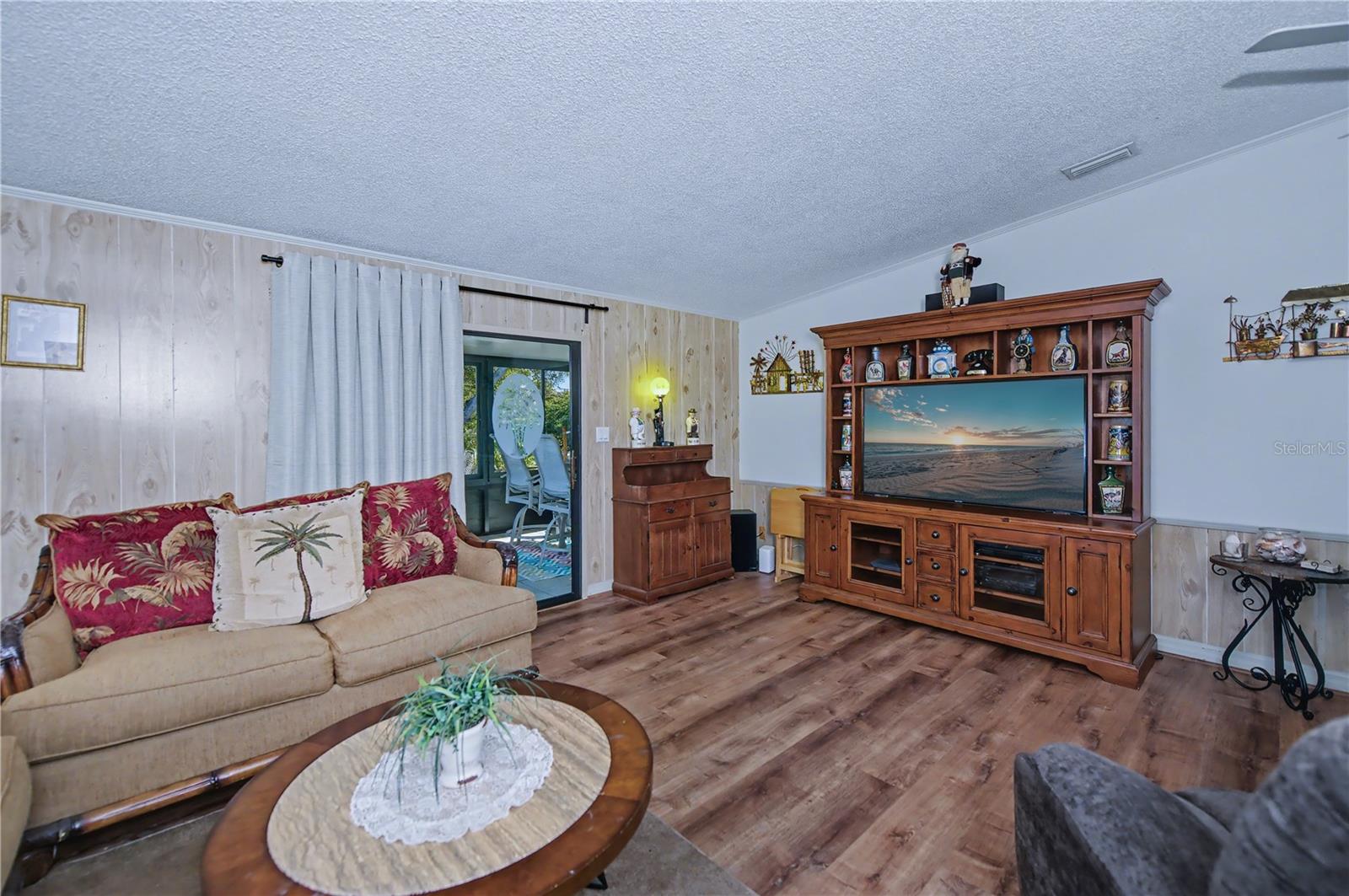 TANGERINE WOODS - Residential