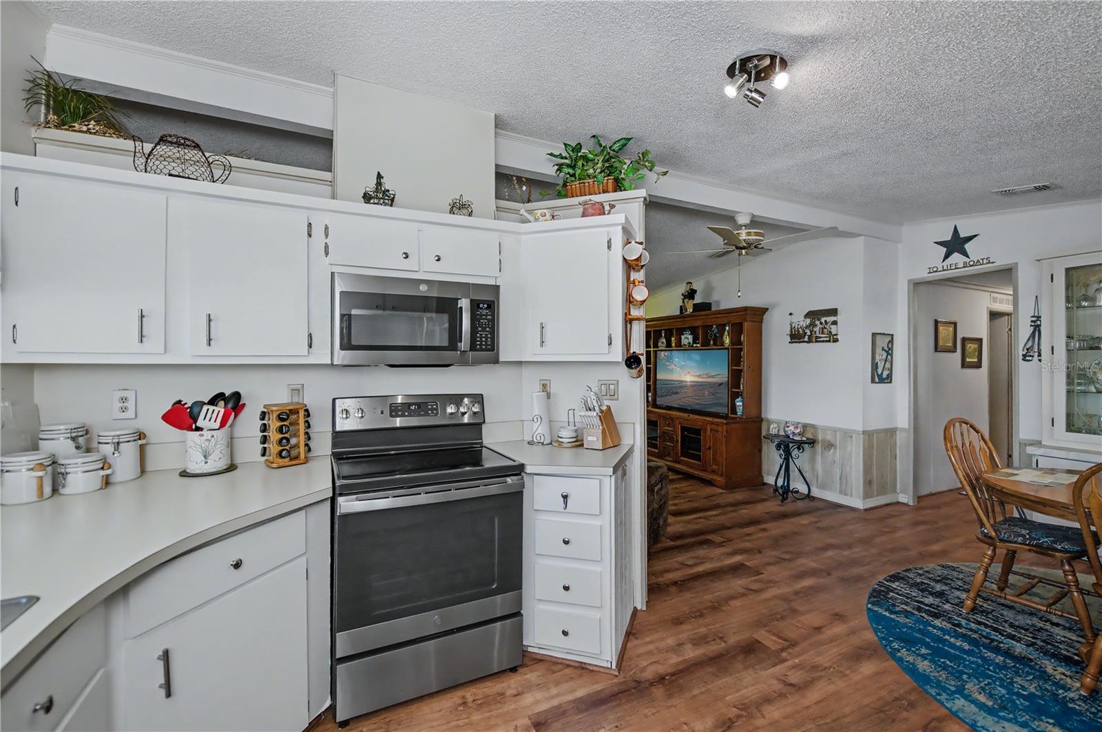 TANGERINE WOODS - Residential