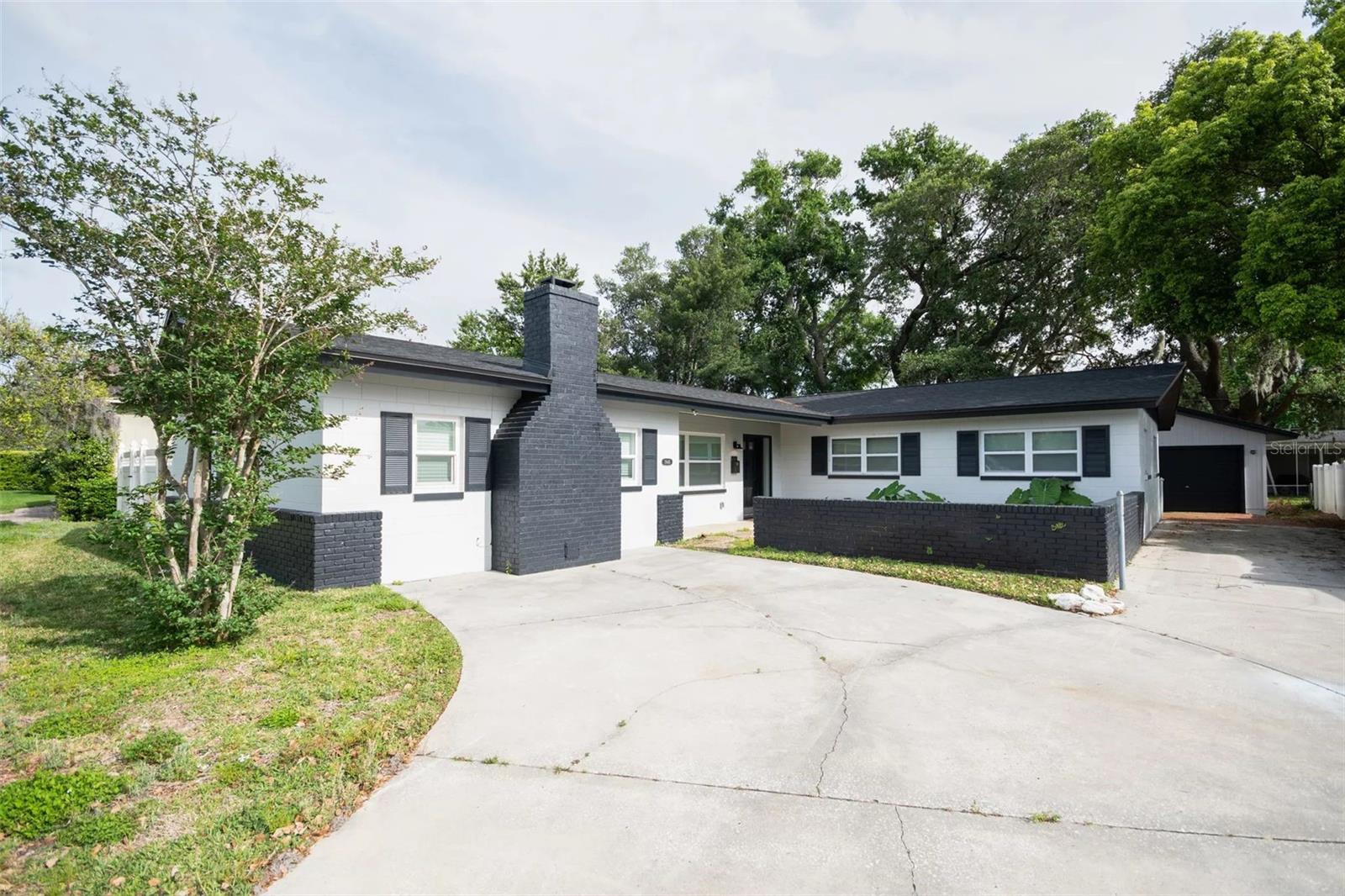 $100 OFF THE FIRST 6 MONTHS
For Rent – Spacious 3BR Home in Prime Winter Park Location!
LOCATION, LOCATION, LOCATION! This spacious 3-bedroom, 2-bath home with a large den and cozy wood-burning fireplace sits on an oversized lot in Kenilworth Shores – Sec 7, with deeded access to Lake Berry.
Zoned for Winter Park High, Glenridge Middle, and Brookshire Elementary, and just minutes from Cady Way Trail, Baldwin Park, Park Avenue, YMCA, Rollins College, Full Sail, and more—you’ll be at the center of it all.
This home features separate living, dining, and family rooms, terrazzo floors, glass doors to a large patio and backyard, an indoor laundry room, and a detached garage with extra space for a workshop or storage.
Plenty of room to spread out and enjoy—schedule your showing today!