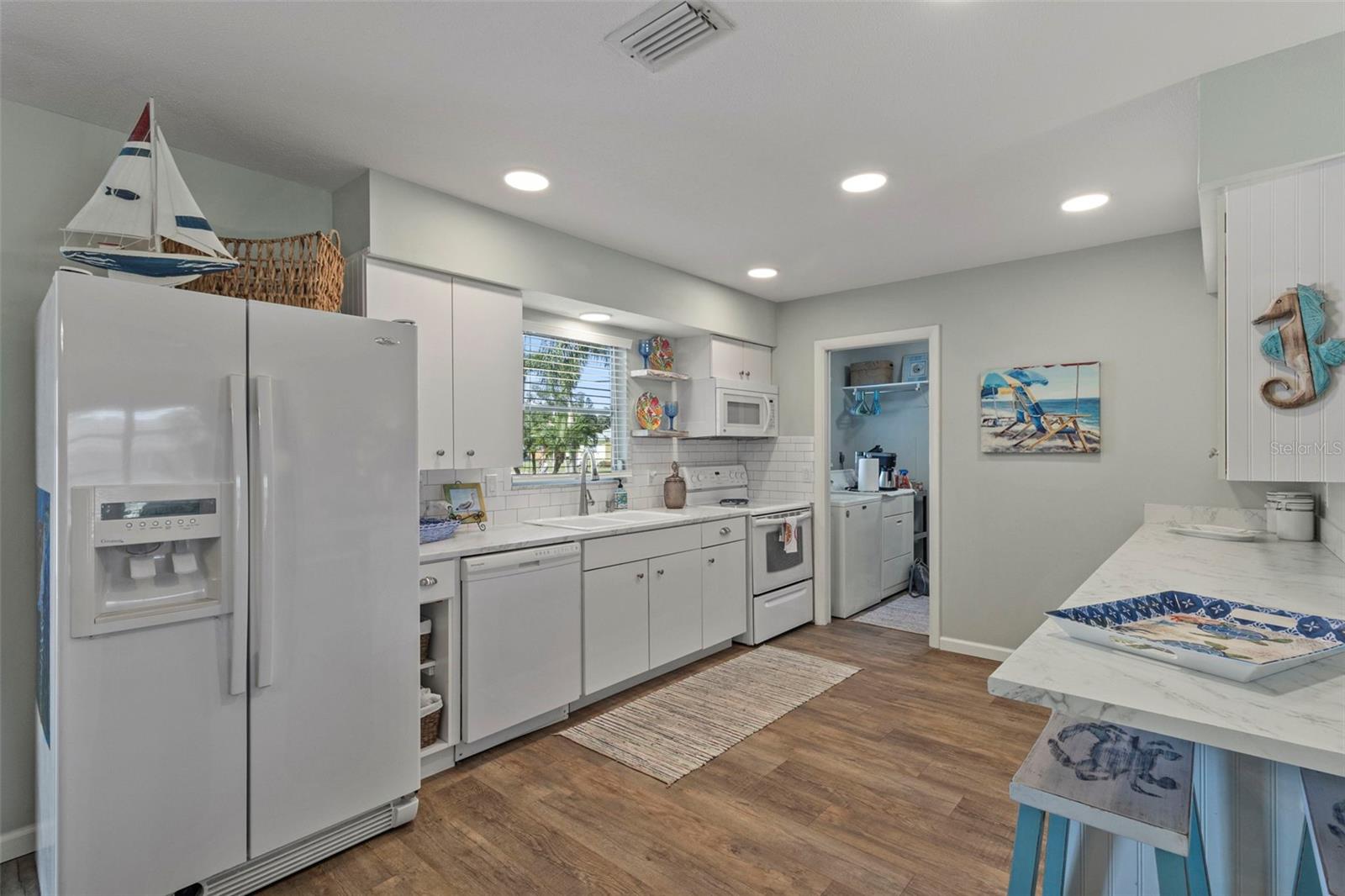 BAY POINT CORR OF - Residential
