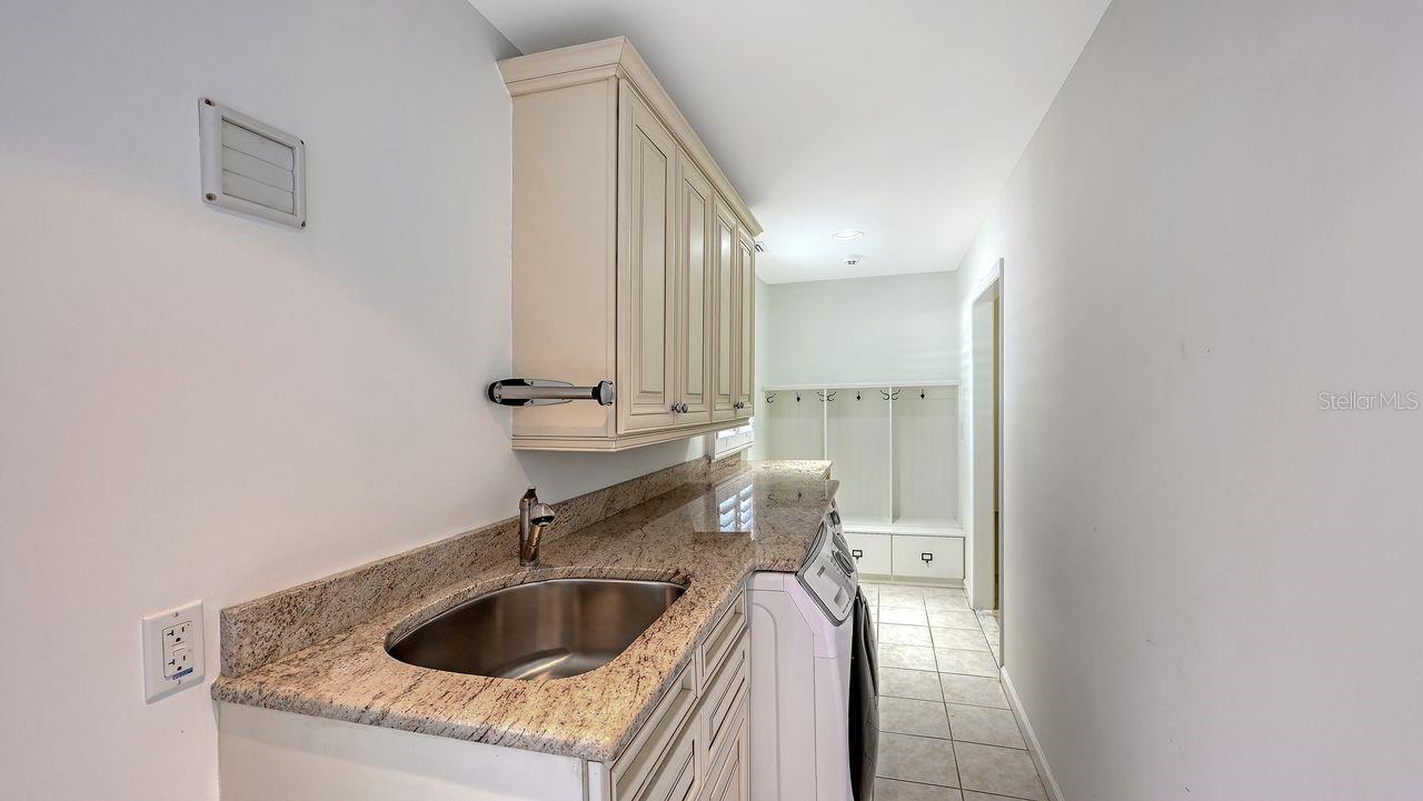 SAPPHIRE SHORES - Residential