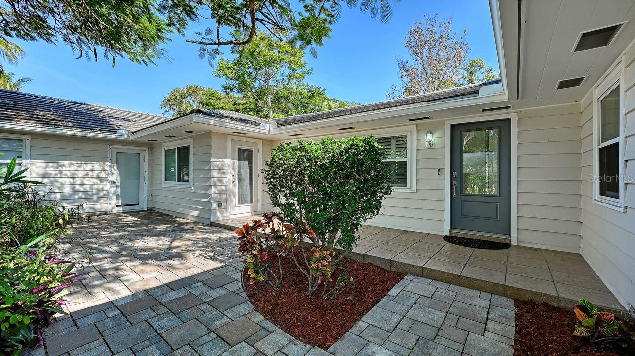 SAPPHIRE SHORES - Residential