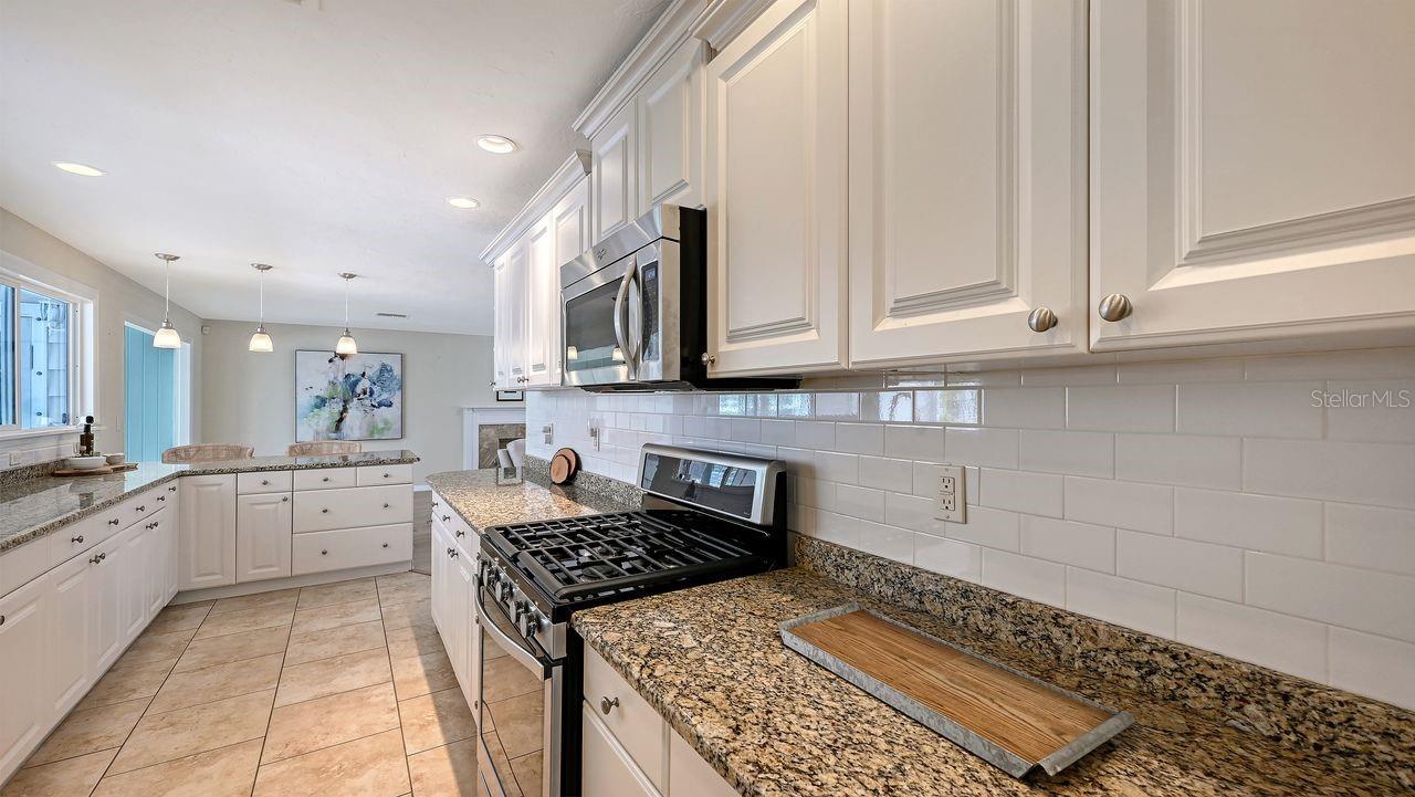 SAPPHIRE SHORES - Residential