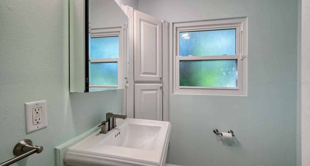 SAPPHIRE SHORES - Residential