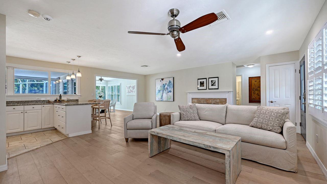 SAPPHIRE SHORES - Residential