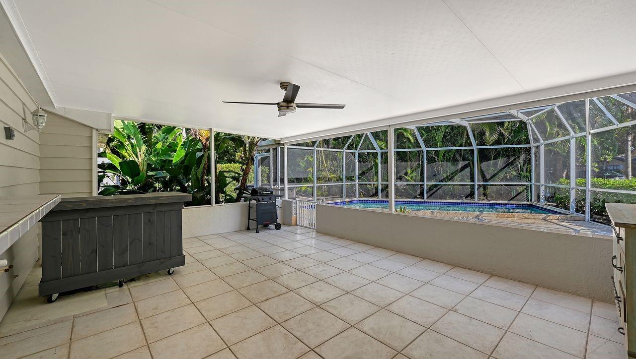 SAPPHIRE SHORES - Residential