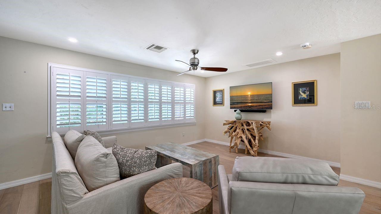 SAPPHIRE SHORES - Residential