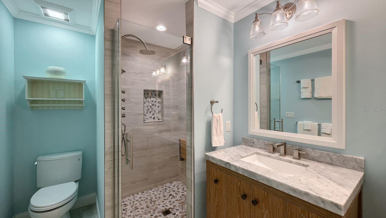 SAPPHIRE SHORES - Residential