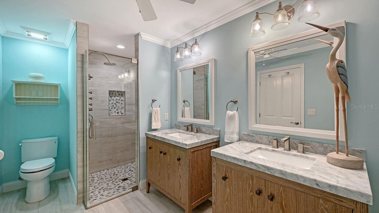 SAPPHIRE SHORES - Residential