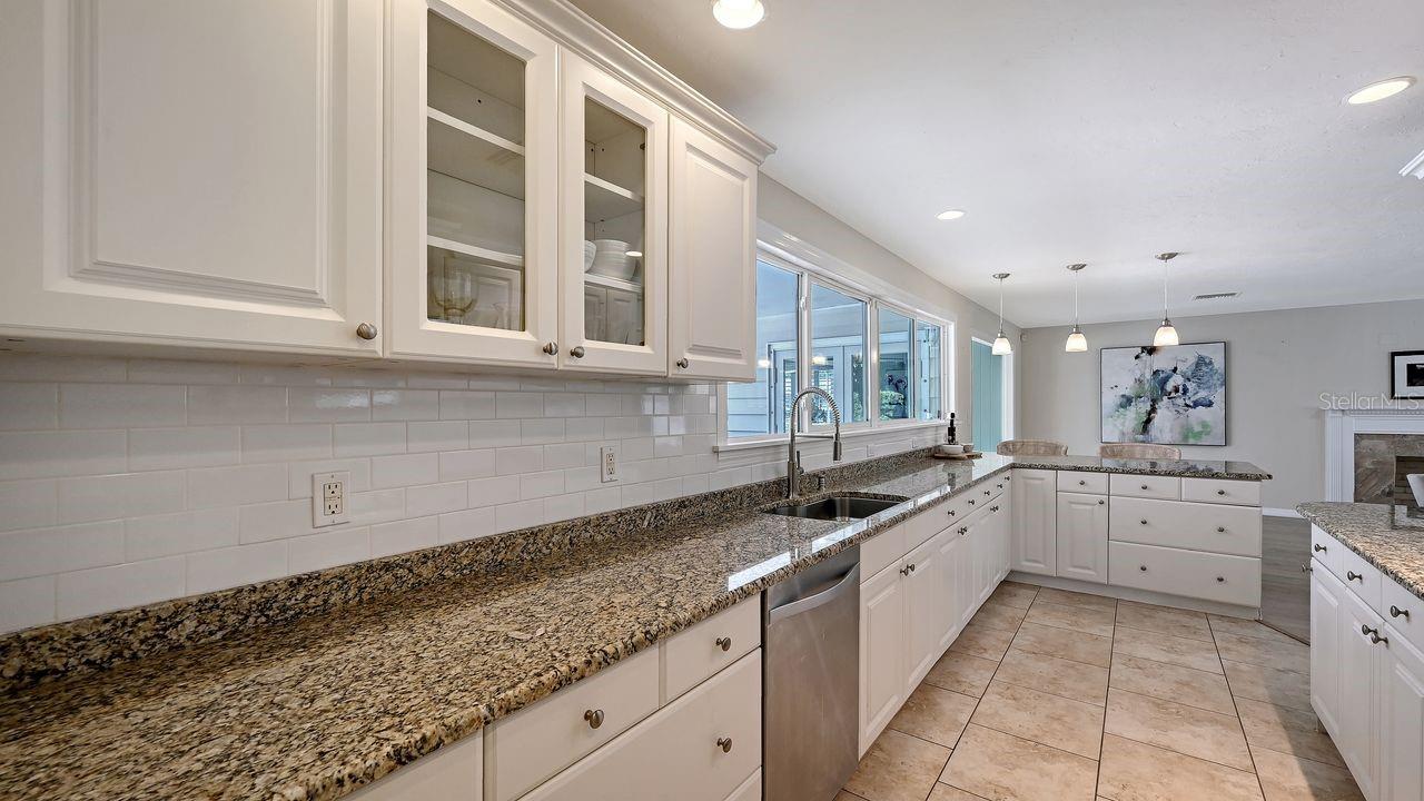 SAPPHIRE SHORES - Residential