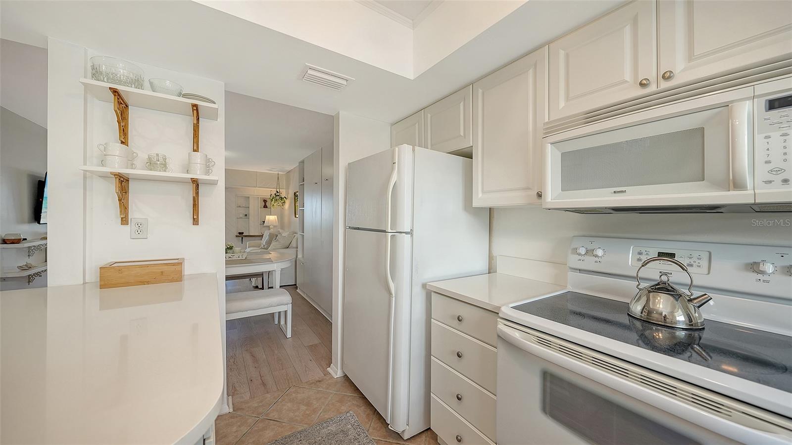 INLET APTS - Residential