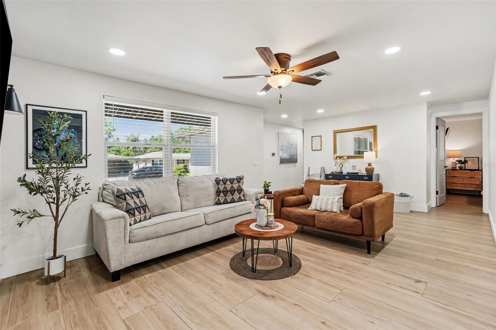 CLO MAR HOMES SUB - Residential