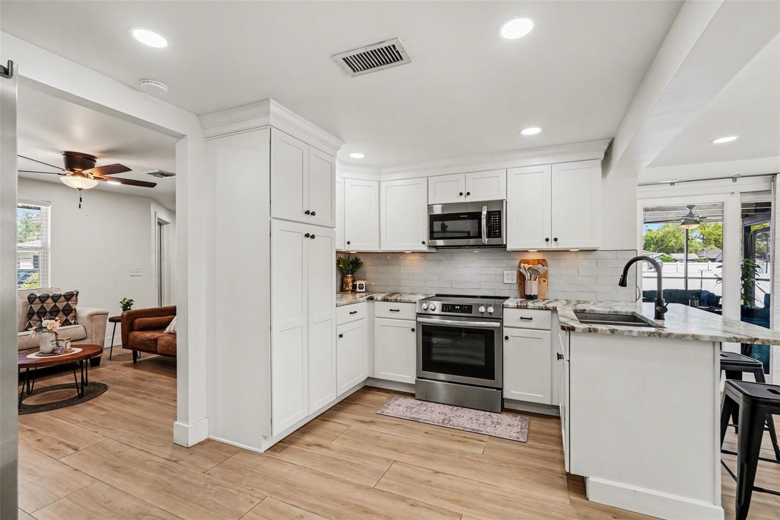 CLO MAR HOMES SUB - Residential