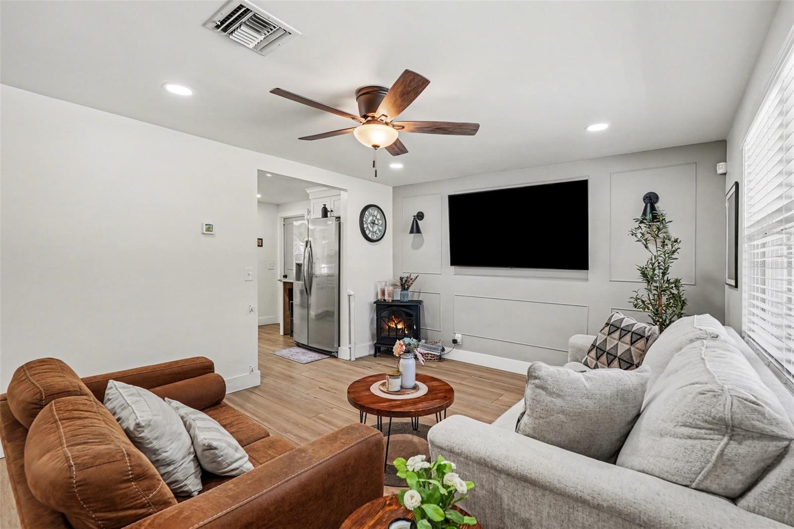 CLO MAR HOMES SUB - Residential