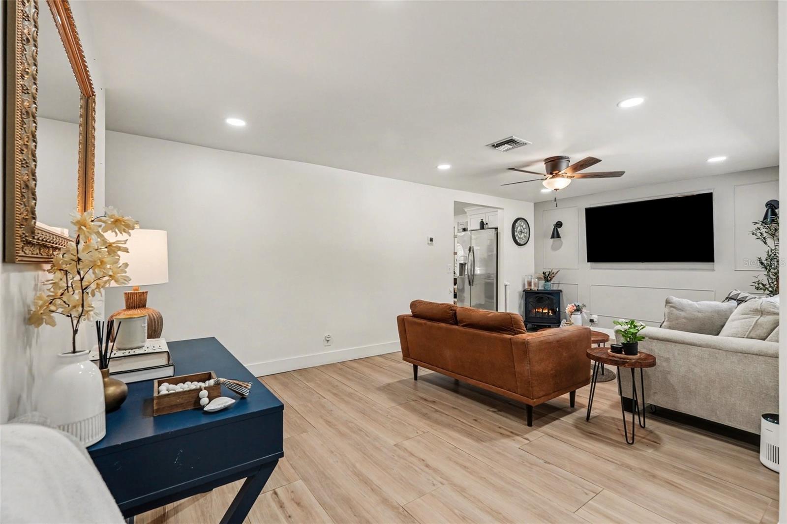 CLO MAR HOMES SUB - Residential