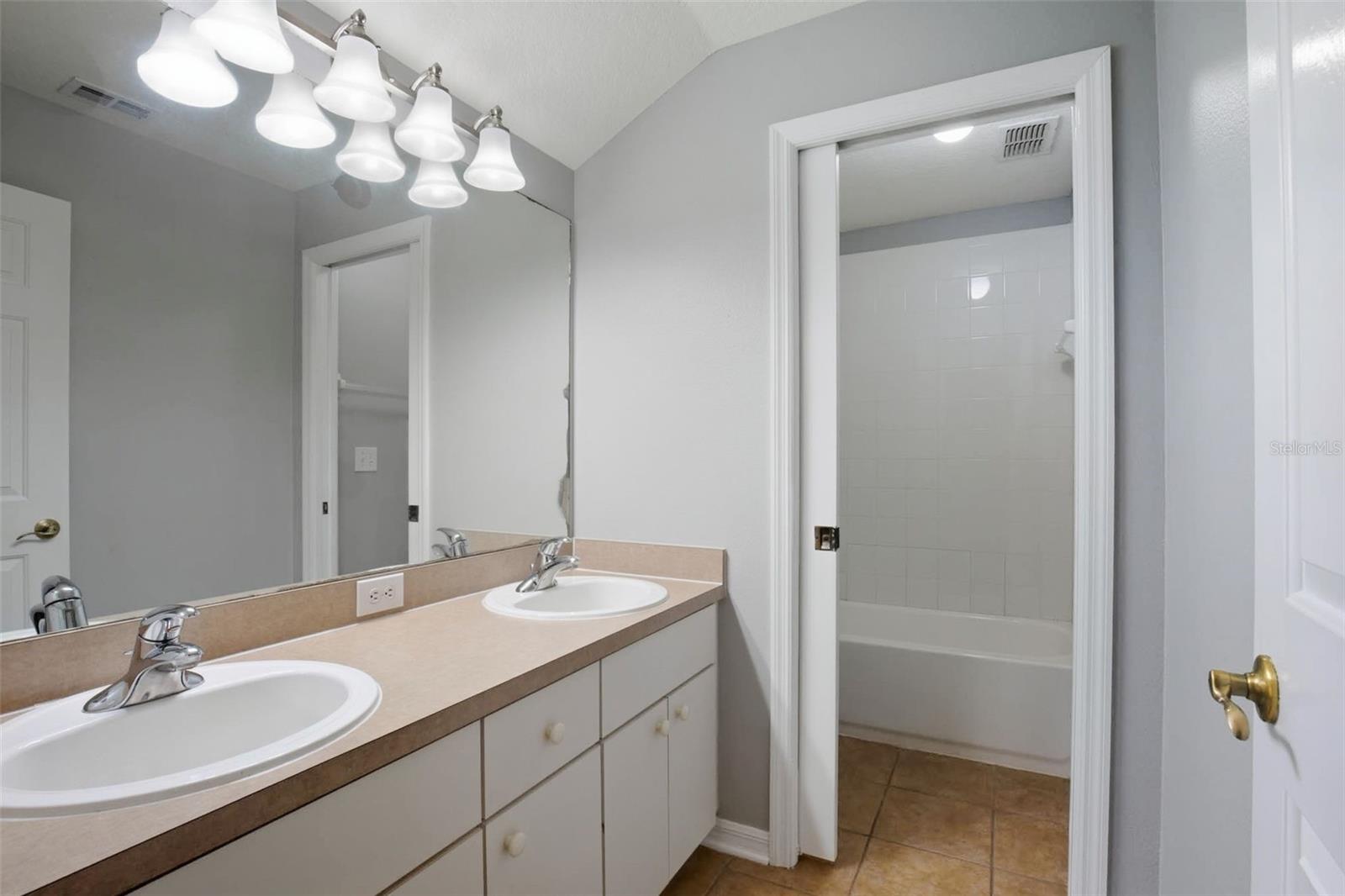 FISHHAWK RANCH PH 2 PRCL - Residential