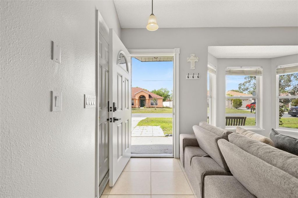 Photo of 638 Basingstoke Court, Kissimmee, FL 34758 (MLS # S5147201)