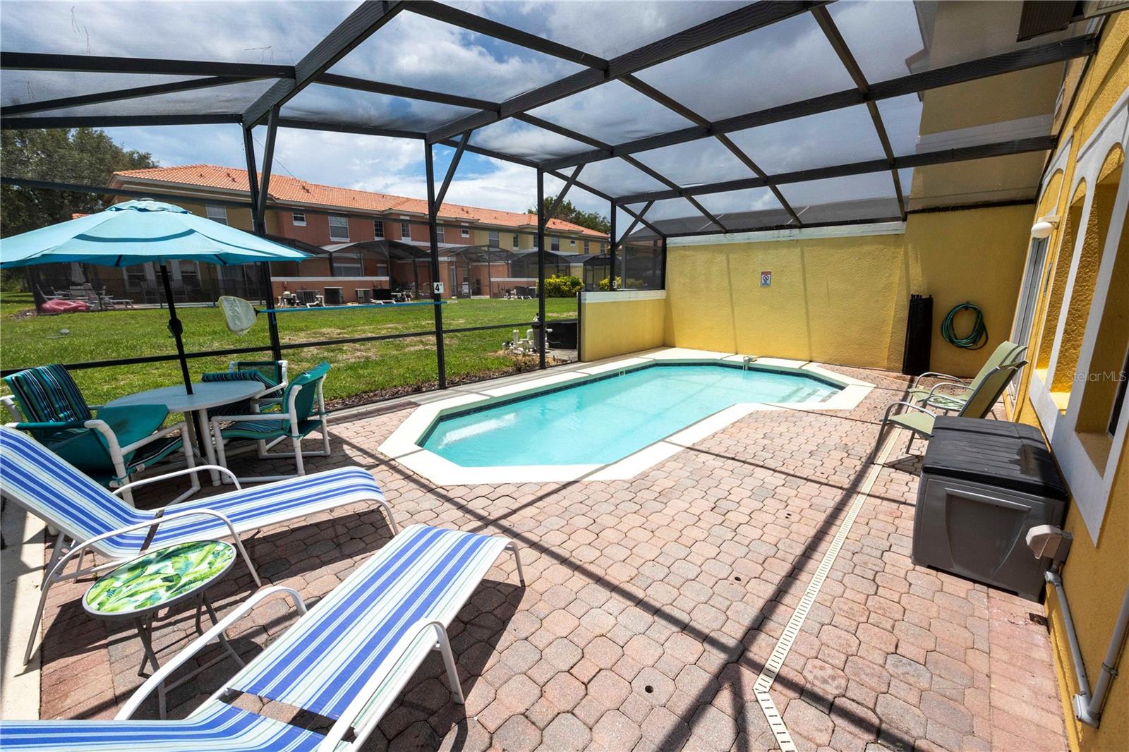 ENCANTADA PH 2 - Residential