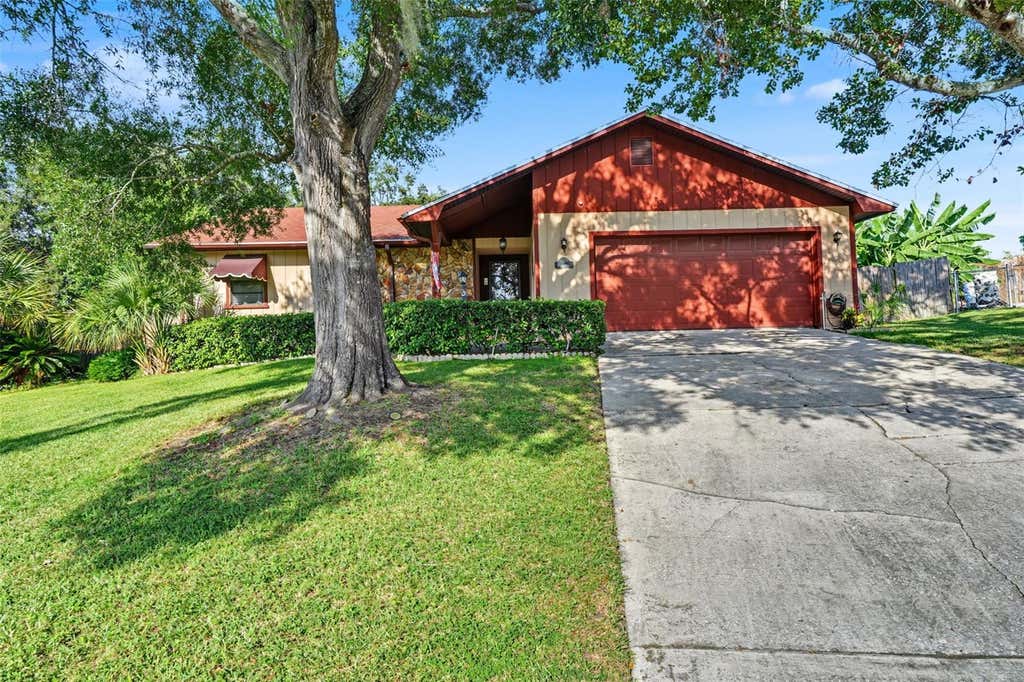 Photo of 4910 Foxrun Place, Lakeland, FL 33813 (MLS # TB8540415)