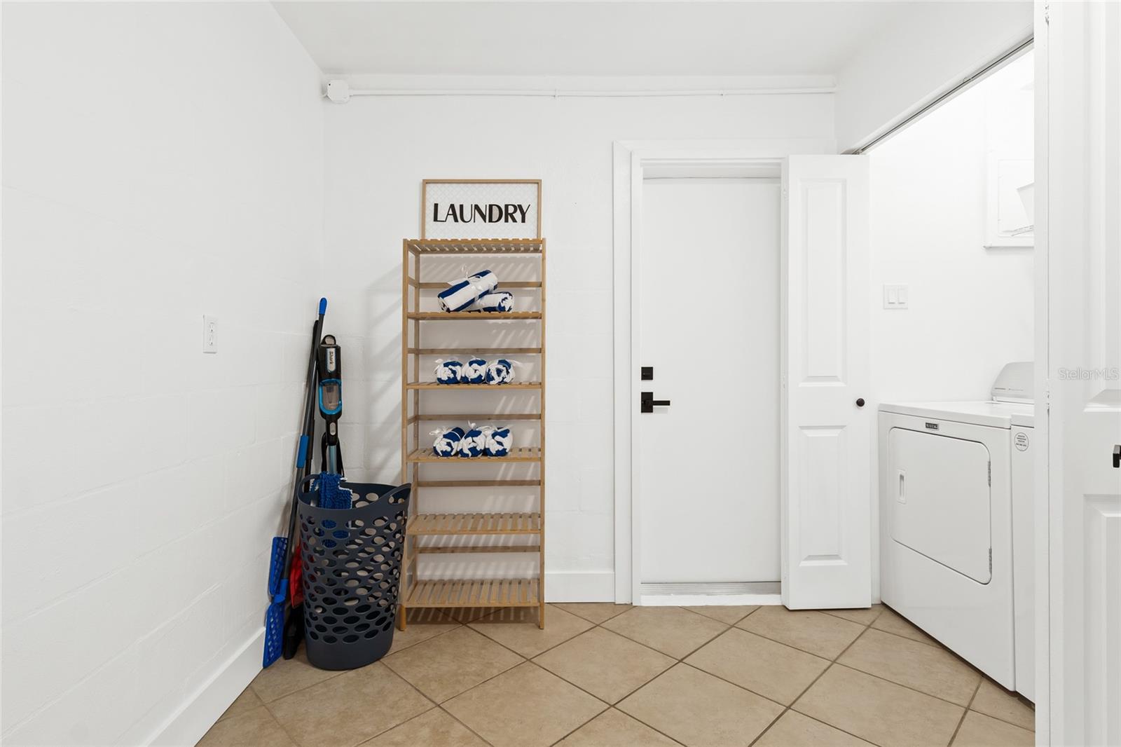 EAST GATE - Residential Lease