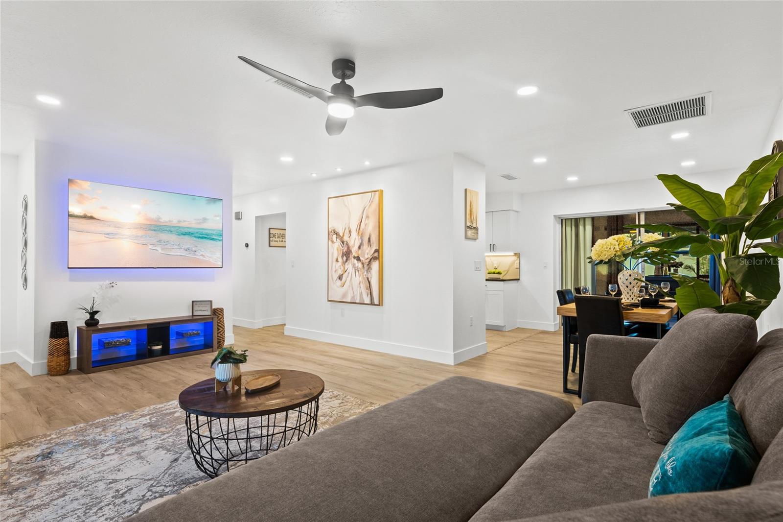 EAST GATE - Residential Lease