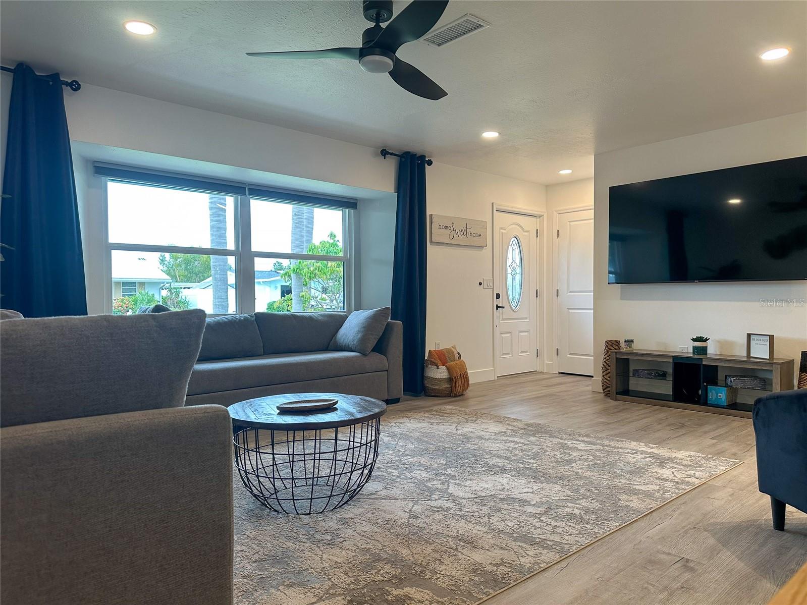 EAST GATE - Residential Lease