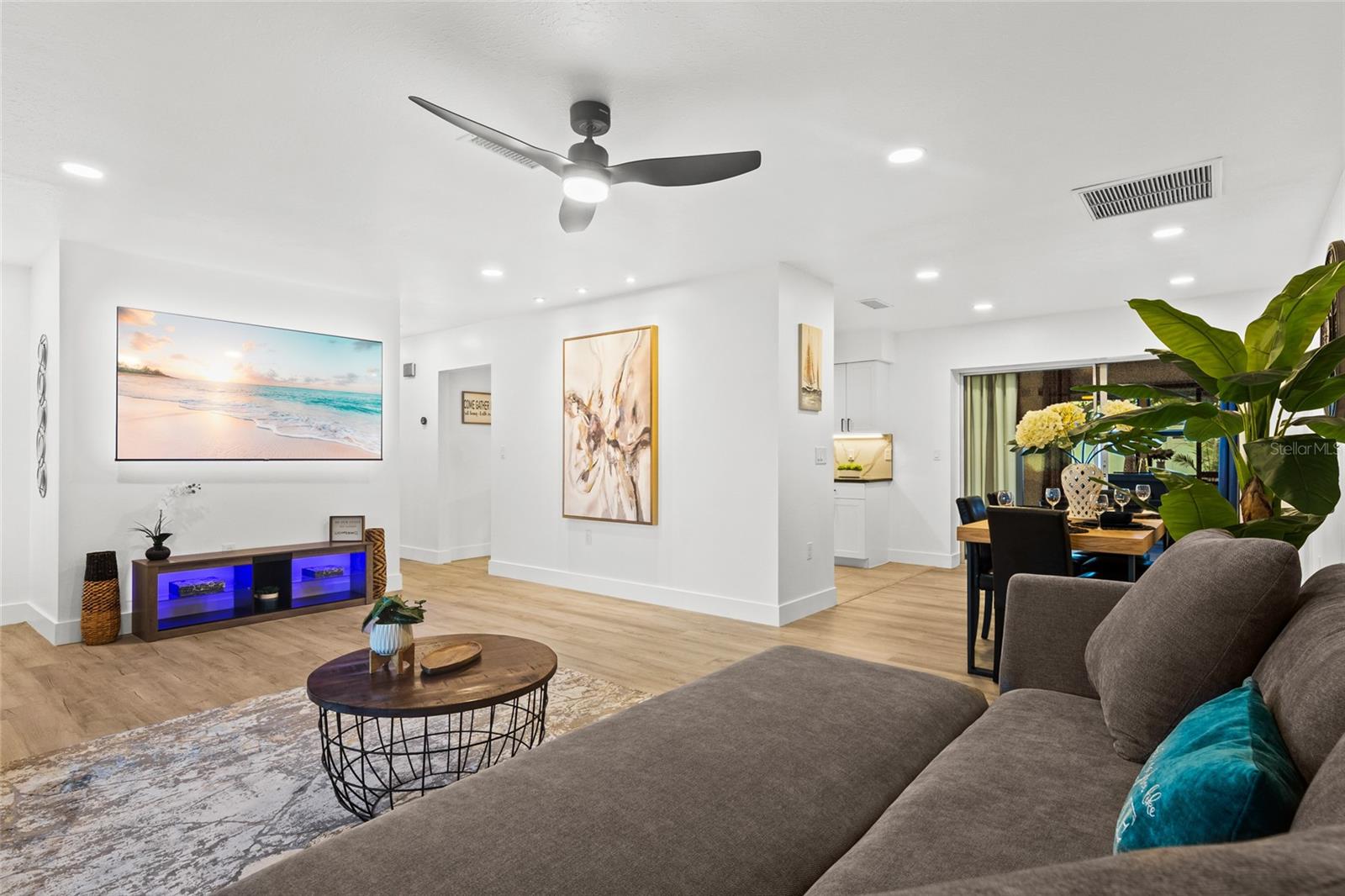 EAST GATE - Residential Lease