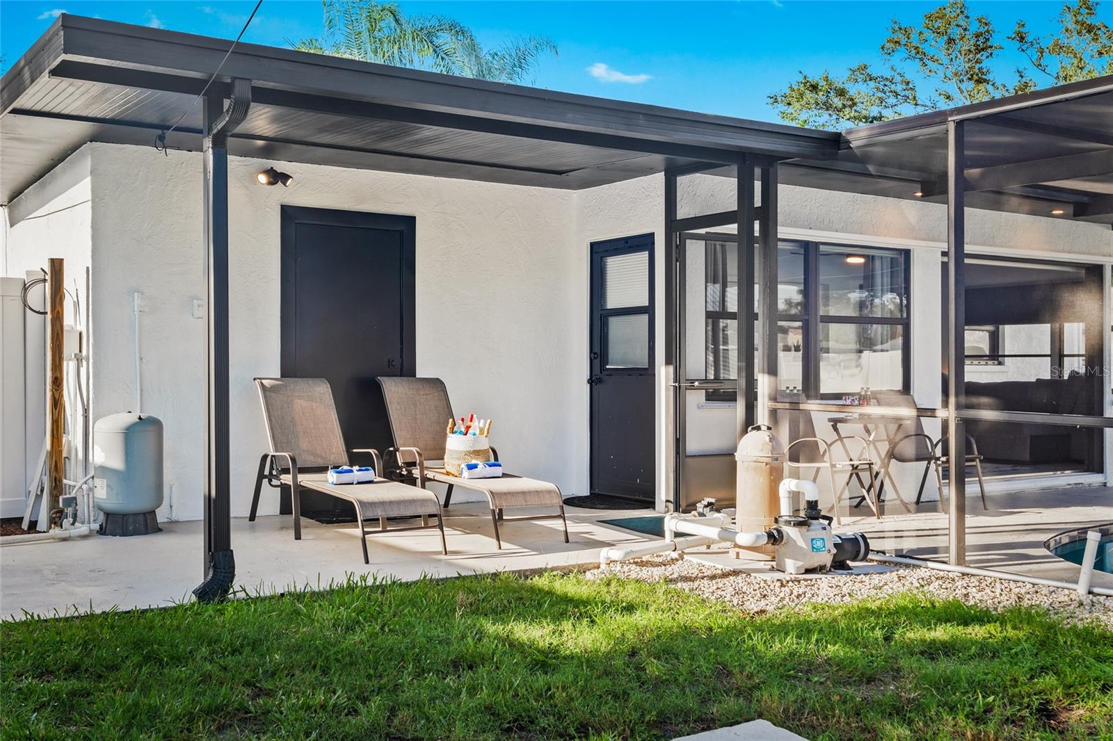 EAST GATE - Residential Lease