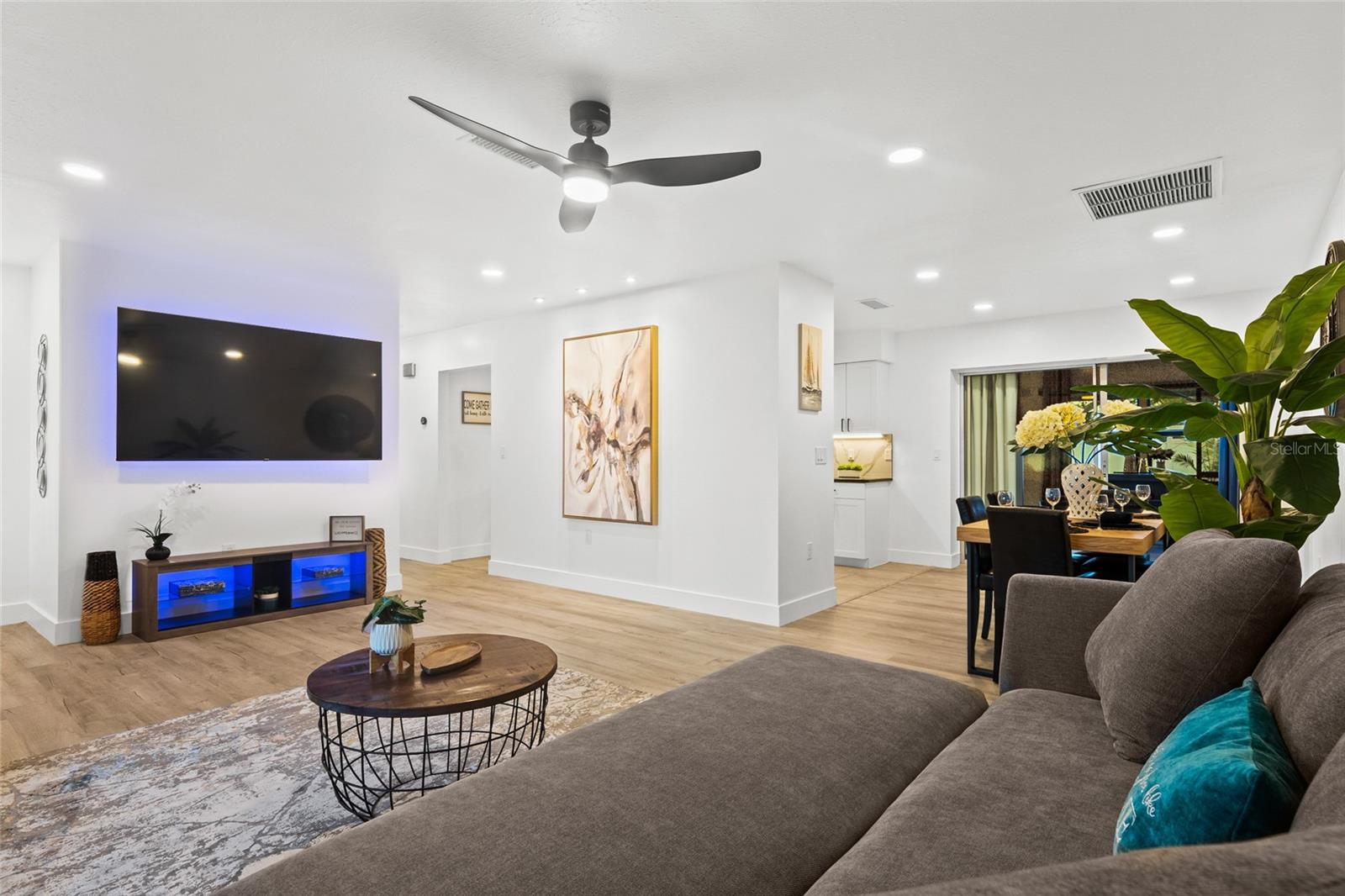EAST GATE - Residential Lease