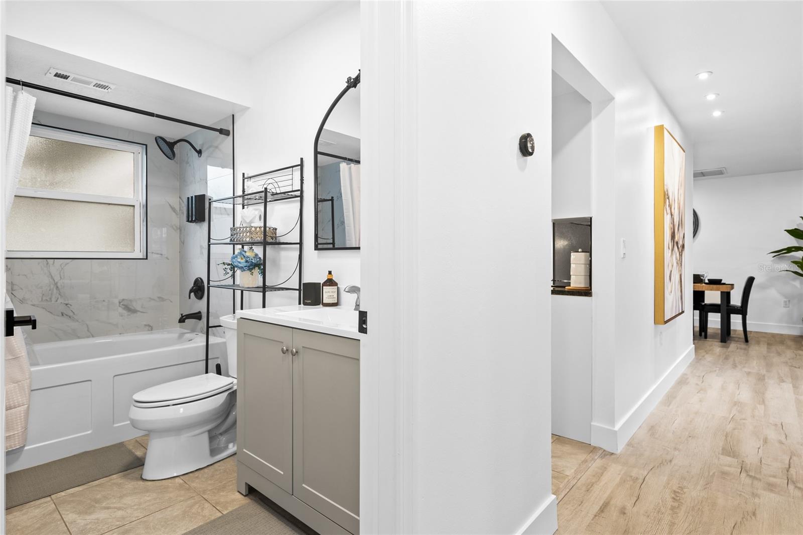 EAST GATE - Residential Lease