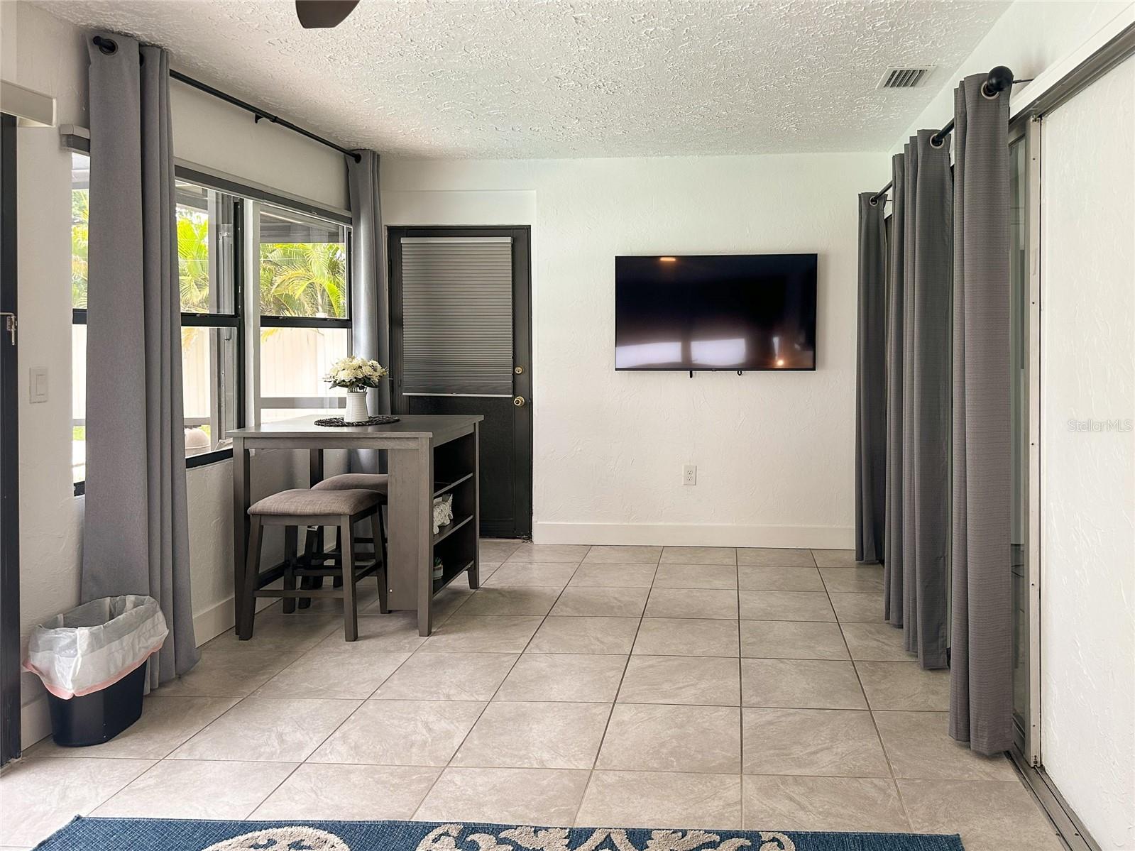 EAST GATE - Residential Lease