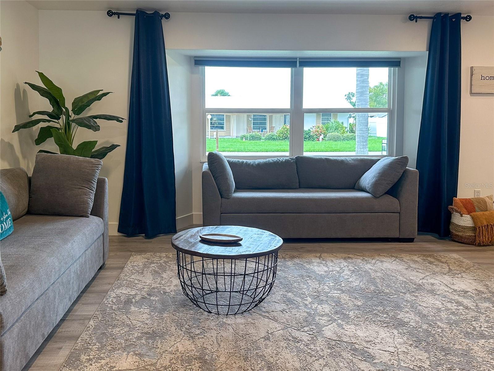 EAST GATE - Residential Lease