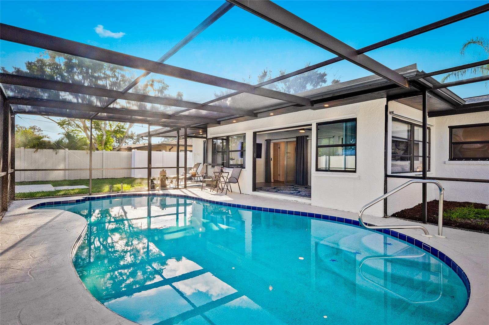 EAST GATE - Residential Lease