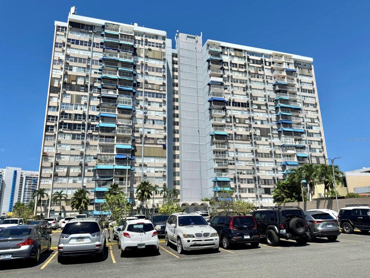 COND. MUNDO FELIZ - Residential