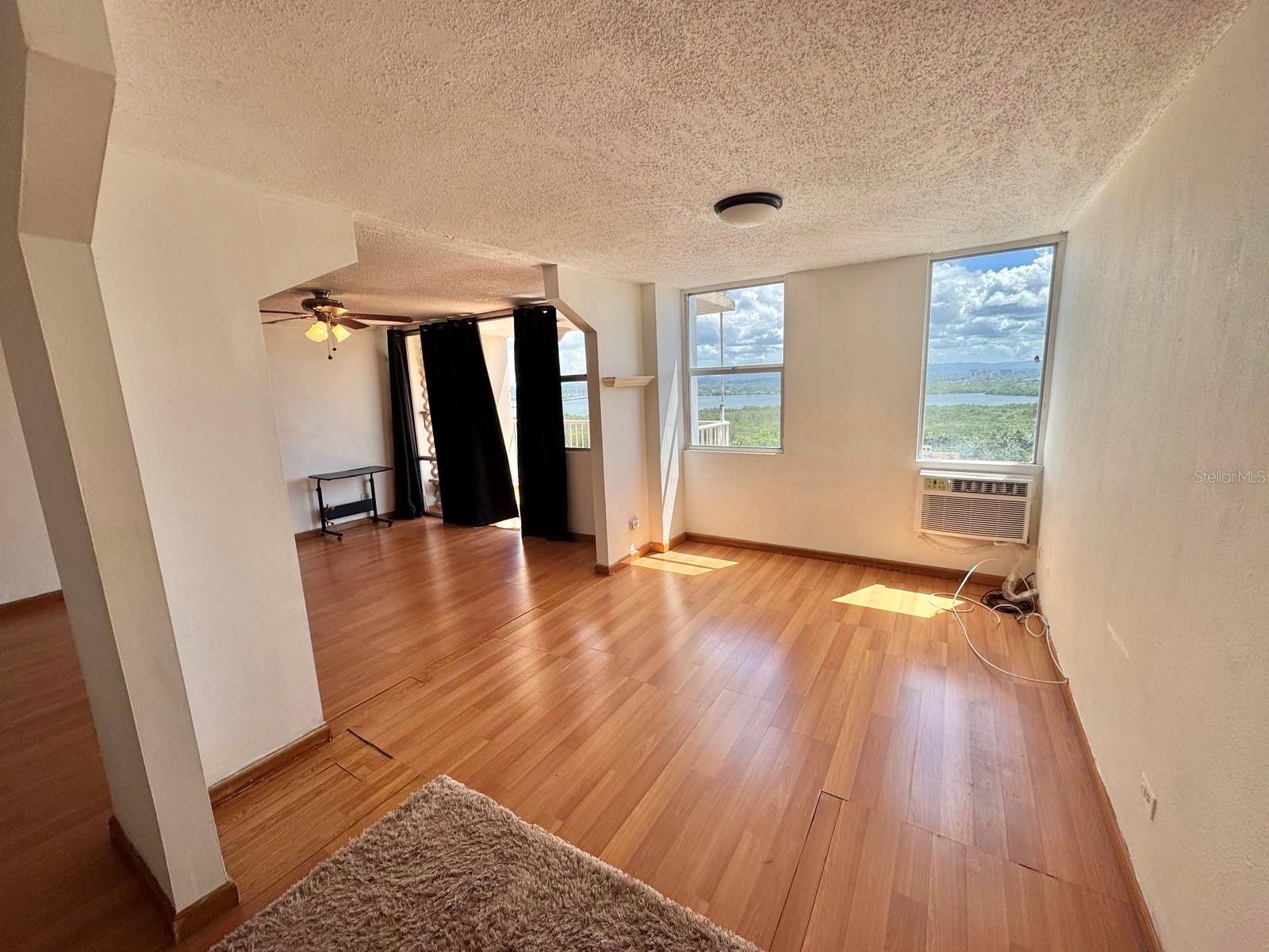 COND. MUNDO FELIZ - Residential