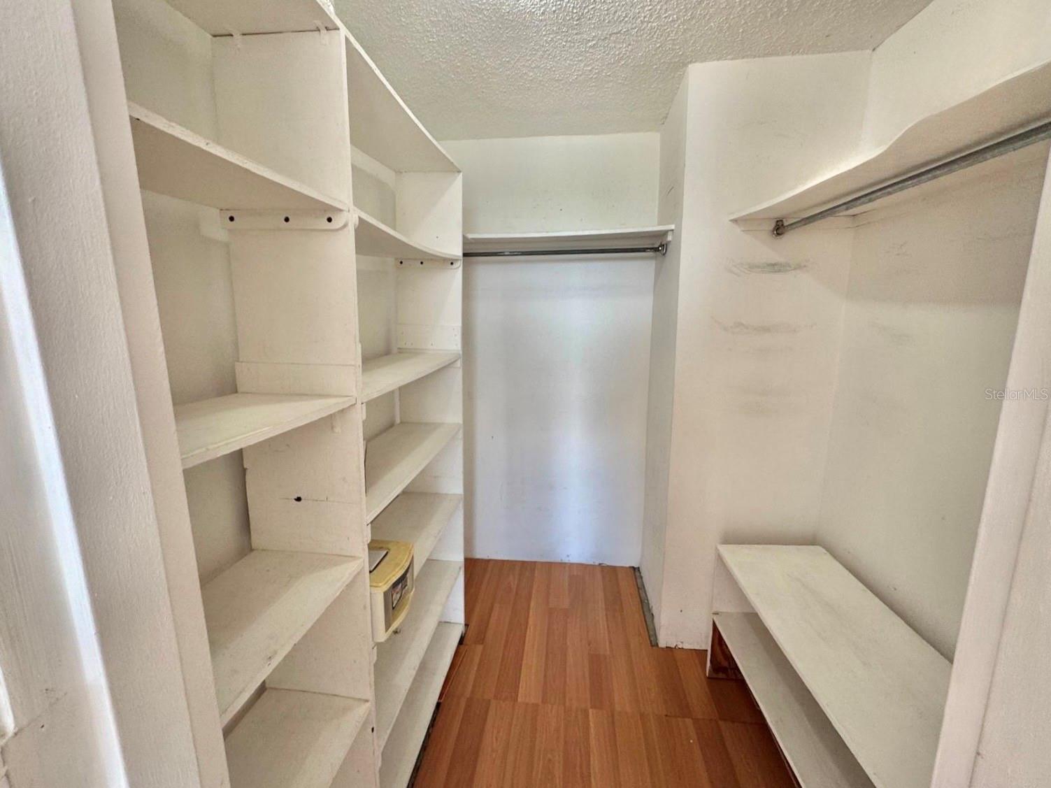 COND. MUNDO FELIZ - Residential