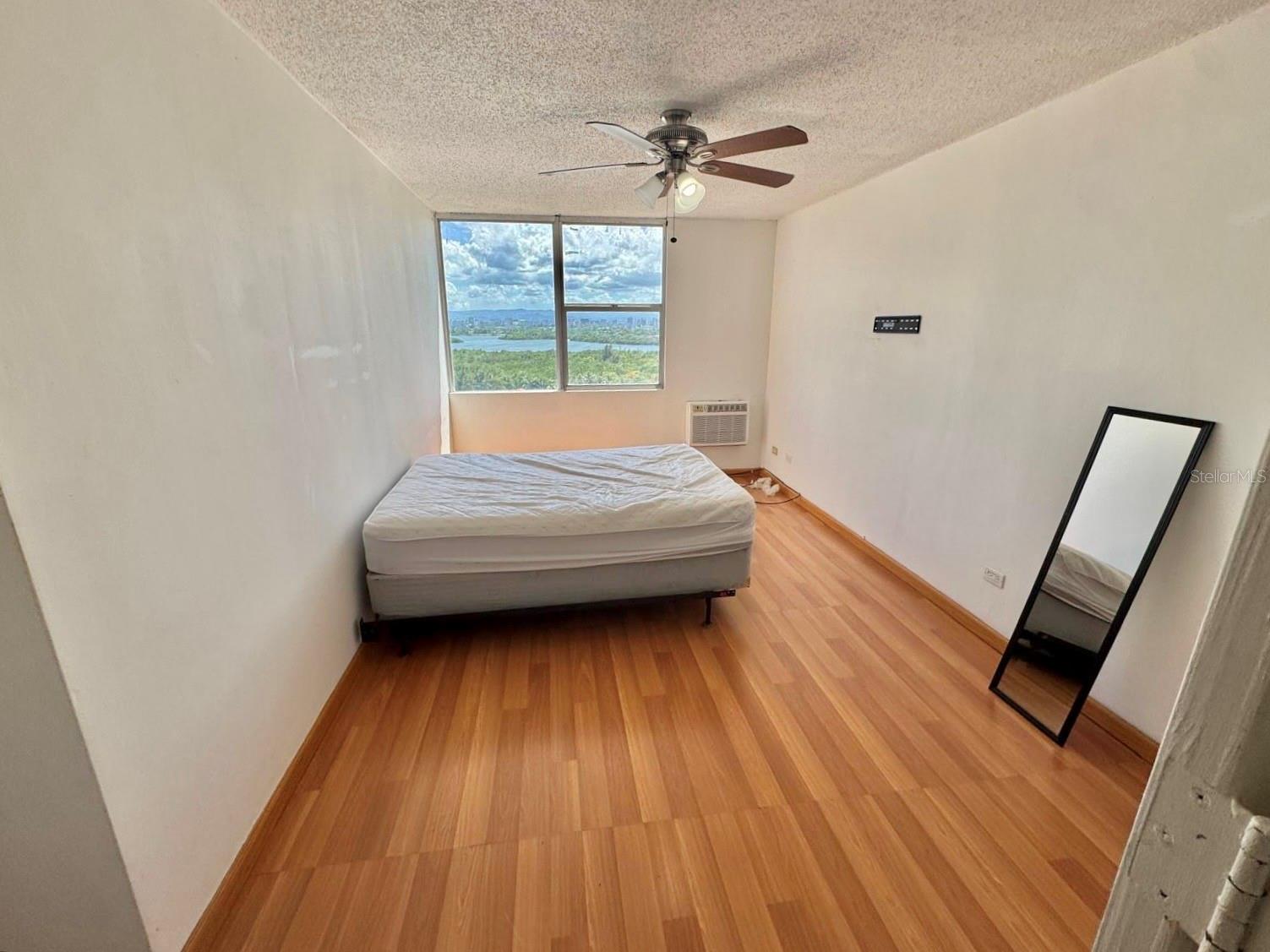 COND. MUNDO FELIZ - Residential