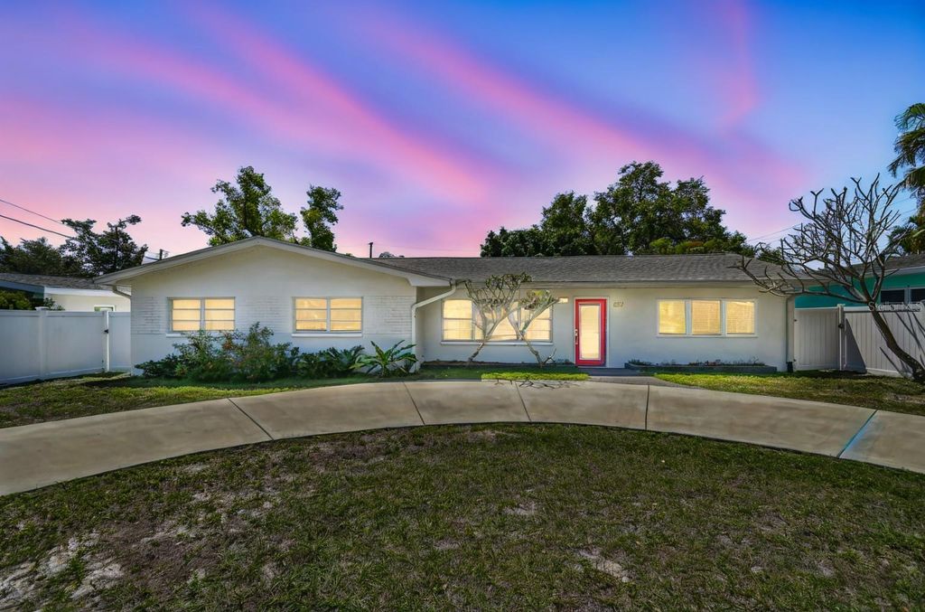 Photo of 827 Virginia Street, Dunedin, FL 34698 (MLS # TB8368607)