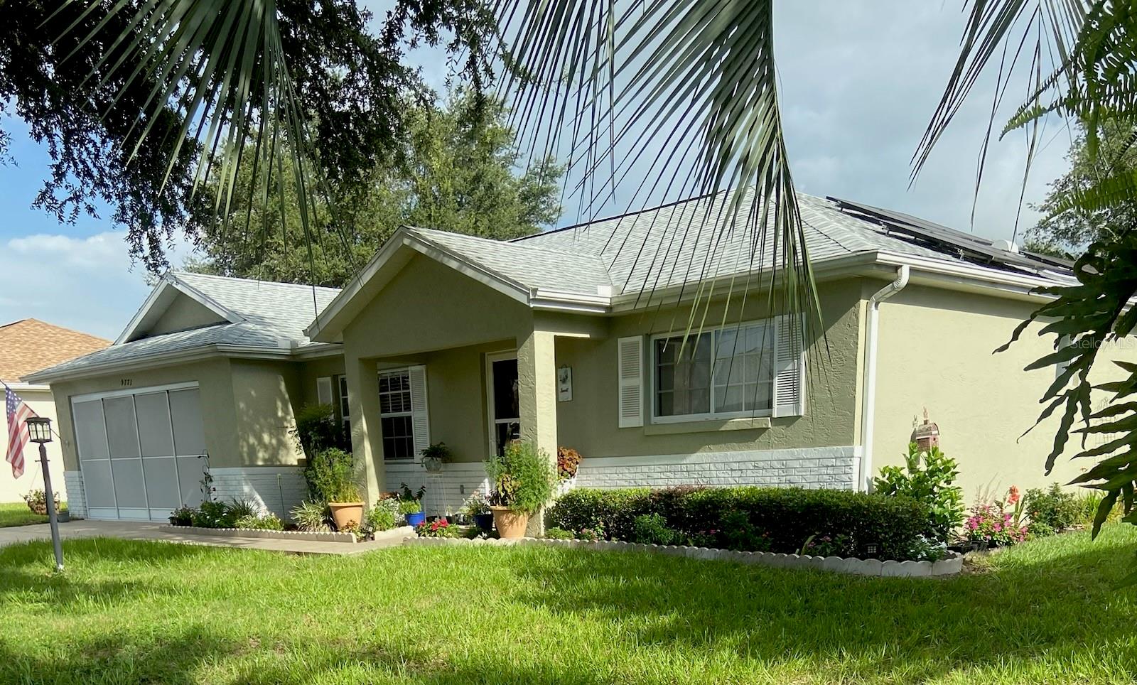 Welcome to this beautifully maintained 2-bedroom, 2-bath home located in the desirable On Top of the World community in Ocala, Florida. This home features a spacious eat-in kitchen, perfect for casual dining or entertaining guests. With both bedrooms generously sized and the home in excellent condition, it’s move-in ready and waiting for you. Enjoy the peaceful surroundings and active lifestyle in this premier 55+ community!