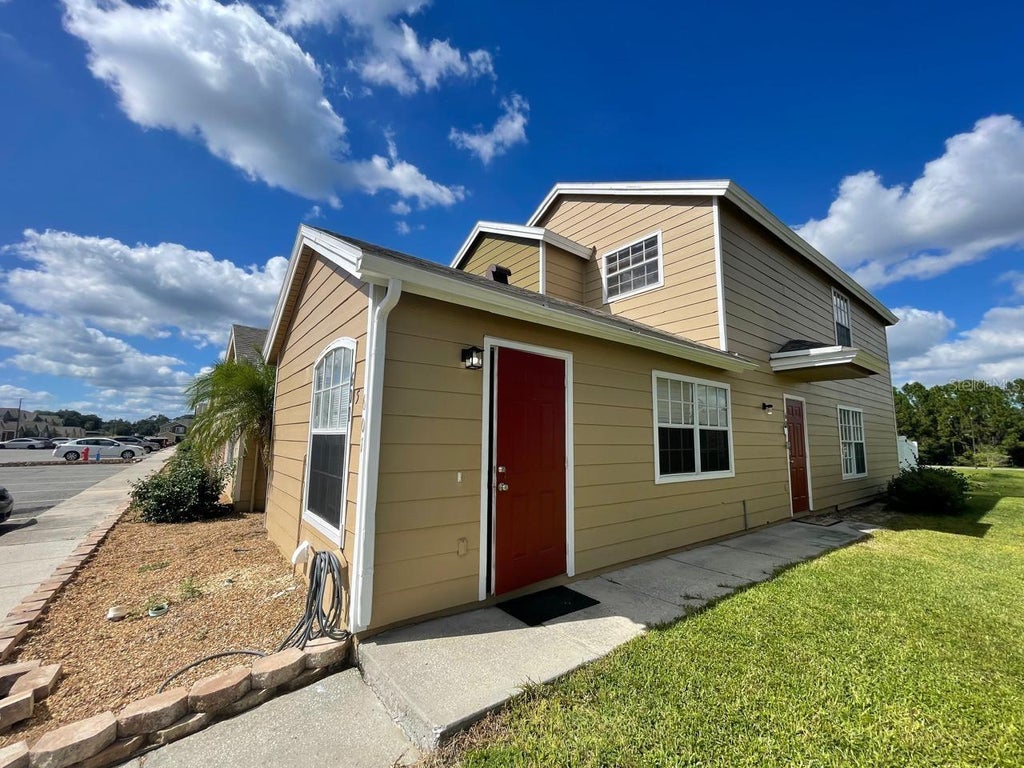 Photo of 601 Washington Palm Loop #B, Davenport, FL 33897 (MLS # S5159585)