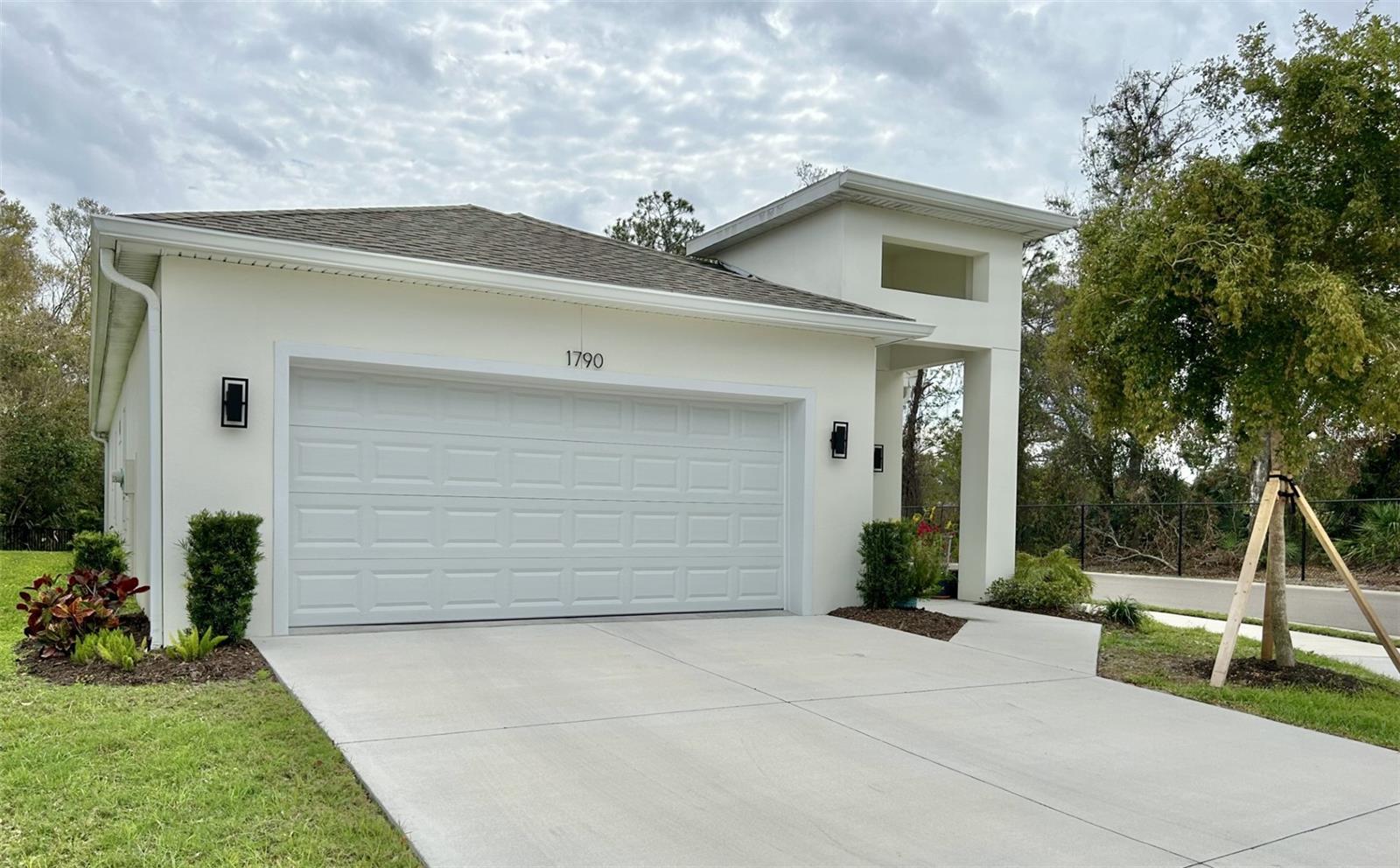 HAMMOCK PLACE - Residential