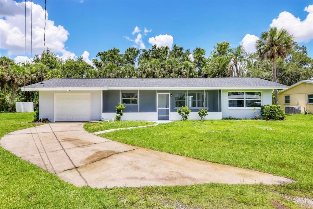 Photo of 116 Myakka Drive, Venice, FL 34293 (MLS # A4656738)