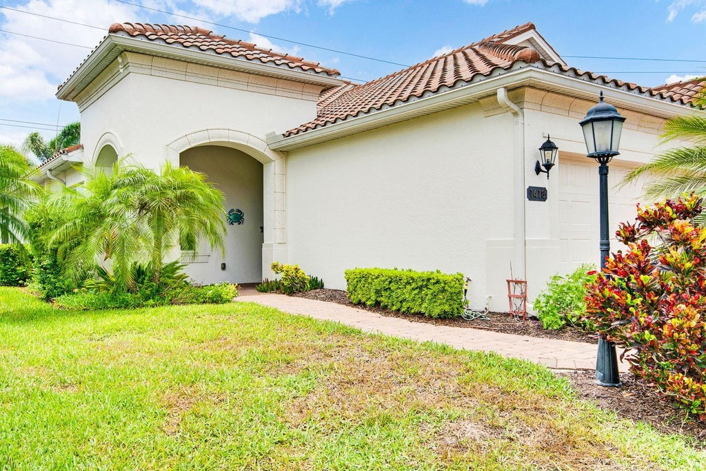 Photo of 1418 Calle Grand Street, Bradenton, FL 34209 (MLS # A4700356)