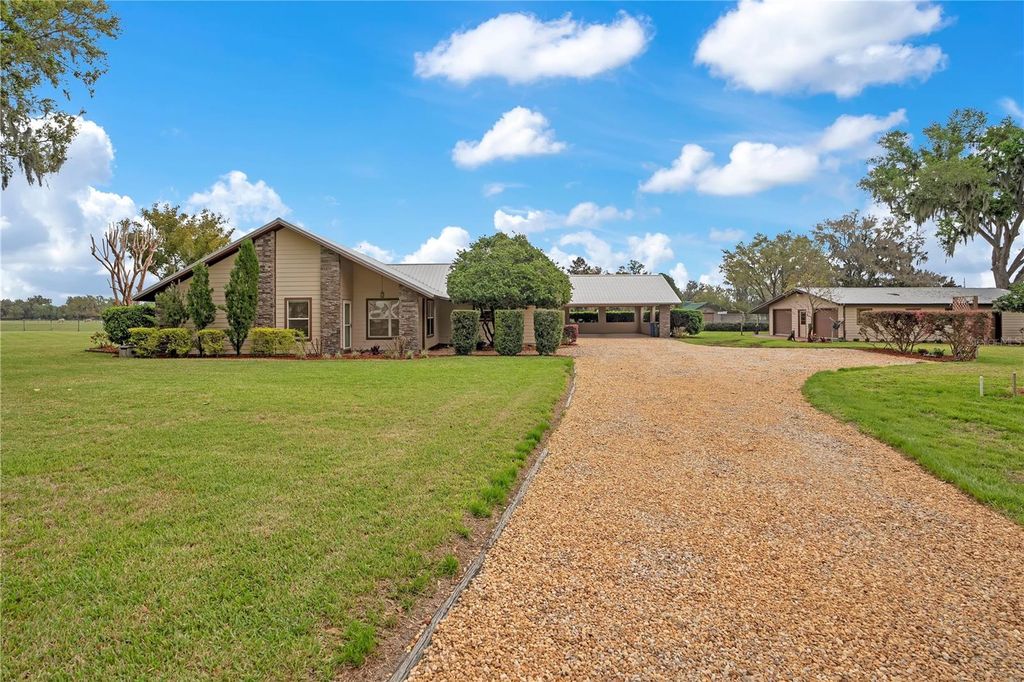 Photo of 1401 Buell Court, Plant City, FL 33567 (MLS # L4960265)